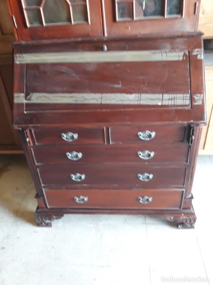 Antig&uuml;edades: vitrina escritorio chipendal - Foto 3