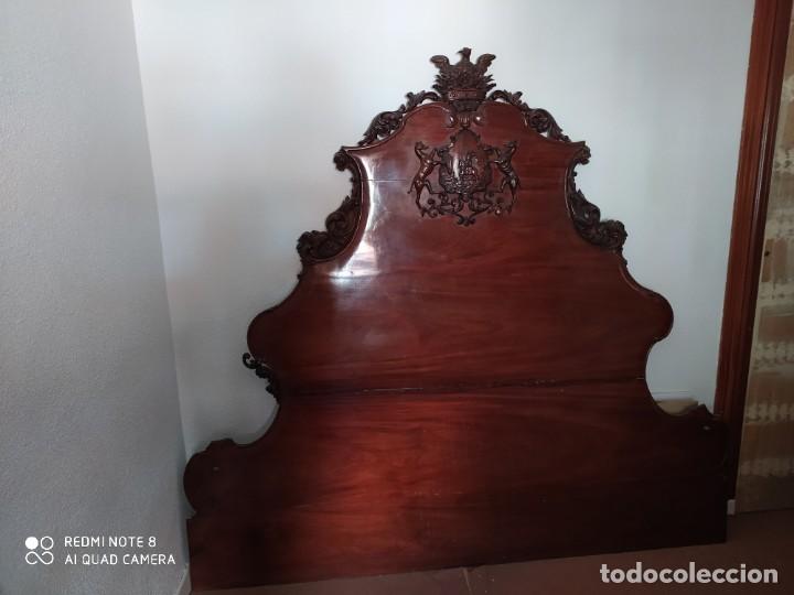 Antig&uuml;edades: Cabecero de cama antigua. - Foto 1