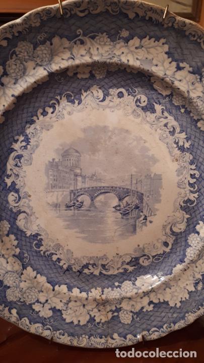 Antig&uuml;edades: PLATO DE WEDGWOOD. 1835. - Foto 1