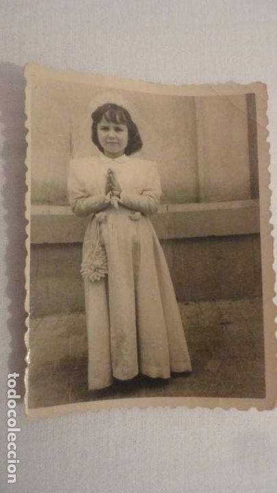 Antiquit&auml;ten: ANTIGUA FOTOGRAFIA.NI&Ntilde;A EN PRIMERA COMUNION.FOTO SAN ANTONIO.CAZORLA JAEN.1948