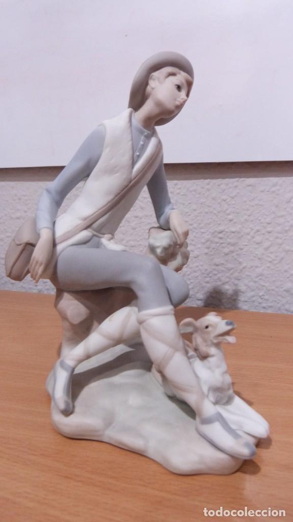 Antig&uuml;edades: LLADRO. PASTORCITO CON PERRO 19X15, BISCUIT - Foto 2
