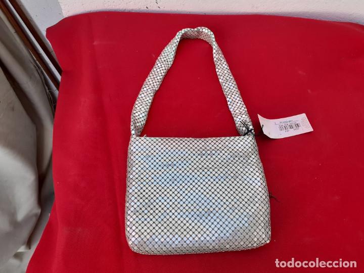 Antig&uuml;edades: bolso de metal plateado - Foto 2