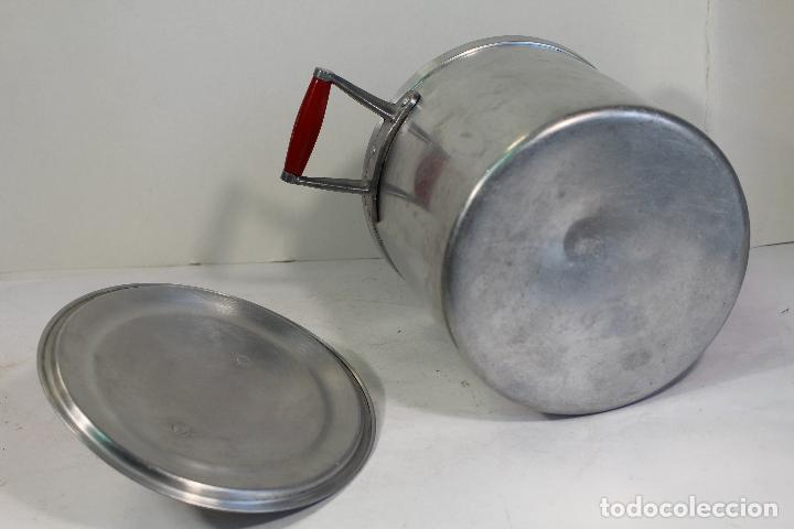 Antig&uuml;edades: olla de alumino - Foto 2