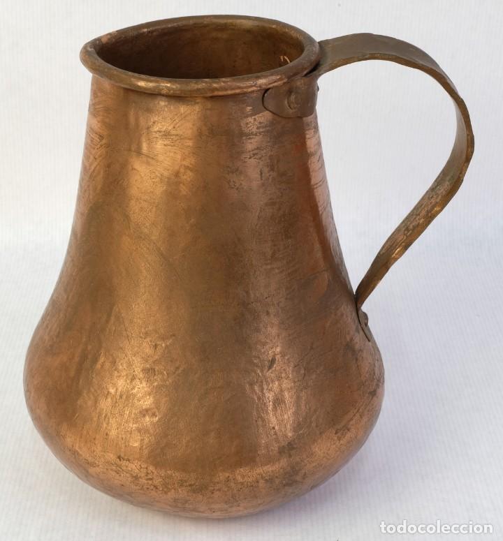 Antig&uuml;edades: Jarra en cobre siglo XX - Foto 1