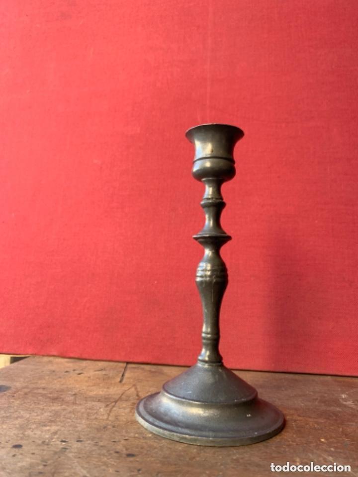 Antig&uuml;edades: CANDELABRO DE PELTRE ANTIGUO - Foto 3