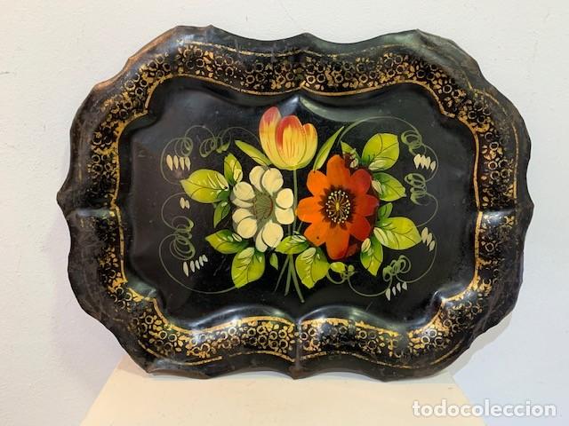 Antig&uuml;edades: Bandeja Isabelina con flores - Foto 1