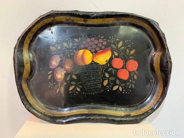 Antig&uuml;edades: Bandeja Isabelina con cesta de frutas - Foto 1