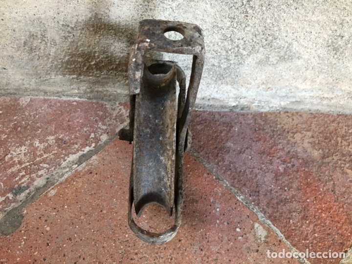Antig&uuml;edades: Antigua polea de pozo - Foto 3