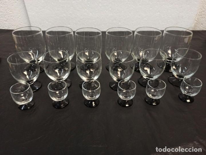 Antig&uuml;edades: Conjunto de 18 copas. C22 - Foto 1