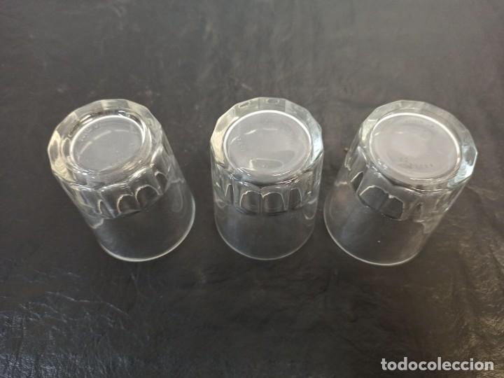 Antig&uuml;edades: 3 Vasos de vino. C-22 - Foto 4