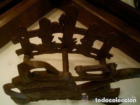 Antig&uuml;edades: SOPORTE DE HIERRO PARA MANGUERA - Foto 3