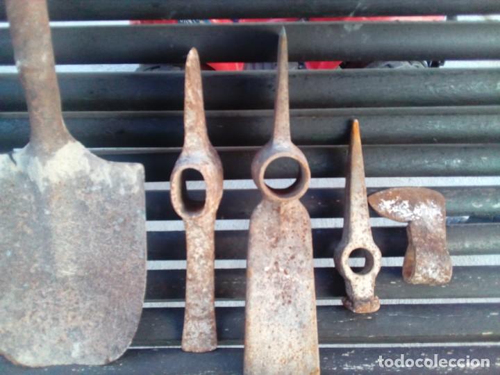 Antig&uuml;edades: Lote de cinco herramientas antiguas - Foto 2