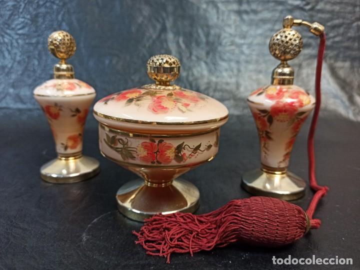 Antig&uuml;edades: Conjunto de tocador. Perfumer&iacute;a. C-24 - Foto 1