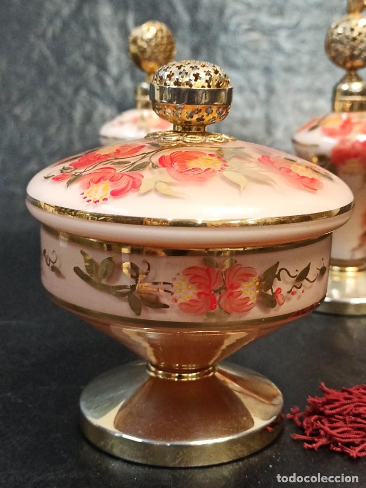 Antig&uuml;edades: Conjunto de tocador. Perfumer&iacute;a. C-24 - Foto 4