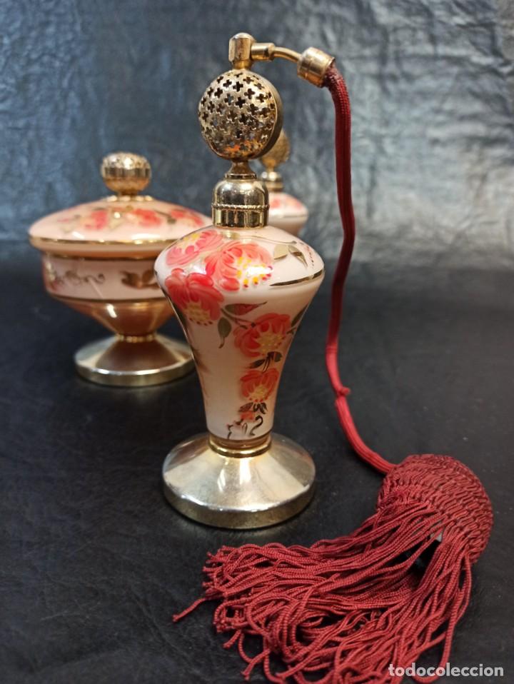 Antig&uuml;edades: Conjunto de tocador. Perfumer&iacute;a. C-24 - Foto 6