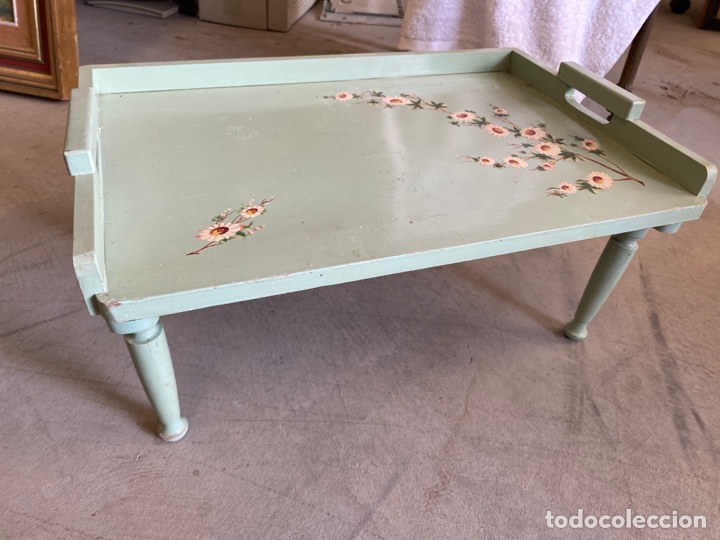 Antig&uuml;edades: Bandeja de madera antigua para cama - Foto 3