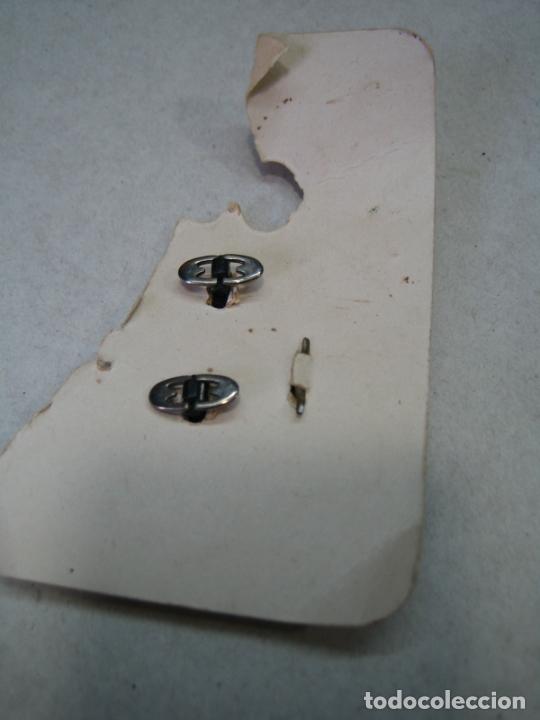 Antig&uuml;edades: Antiguos broches para ropa - Foto 2