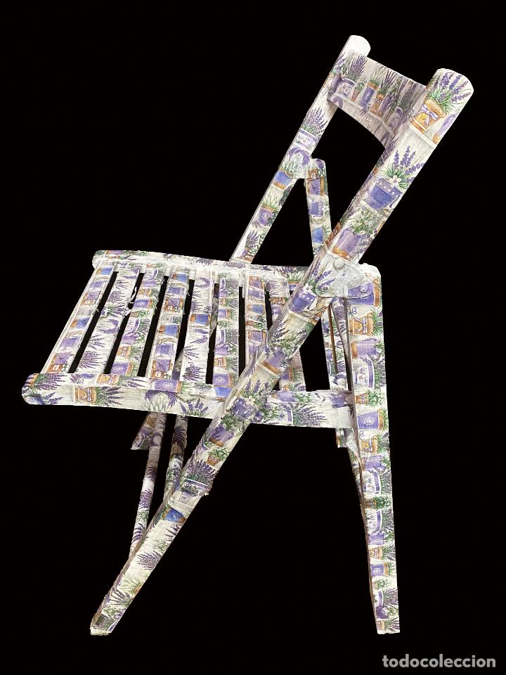 Antig&uuml;edades: silla de madera plegable decorada con lavandas, - Foto 2