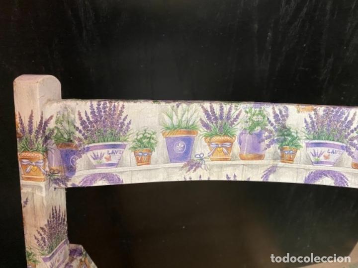 Antig&uuml;edades: silla de madera plegable decorada con lavandas, - Foto 3