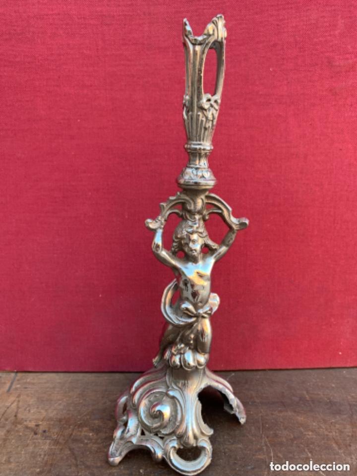 Antig&uuml;edades: Antiguo candelabro de calamina - Foto 1