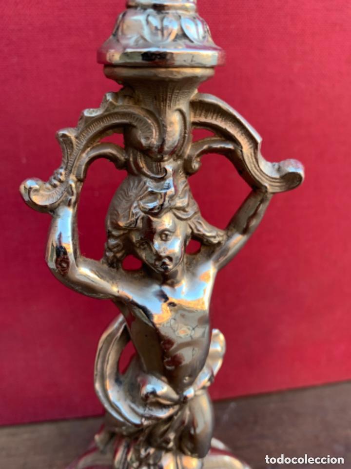 Antig&uuml;edades: Antiguo candelabro de calamina - Foto 2