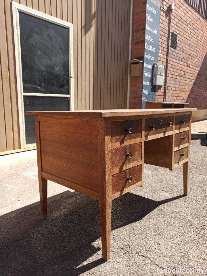 Antig&uuml;edades: Mesa de despacho. Centro 1 - Foto 3