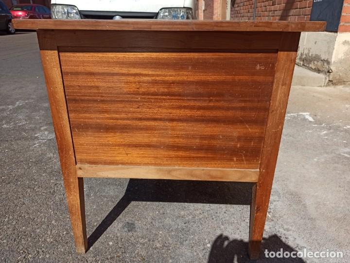 Antig&uuml;edades: Mesa de despacho. Centro 1 - Foto 11