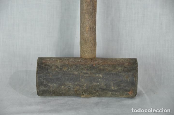 Antig&uuml;edades: Mazo de madera forma cilindro - Foto 2