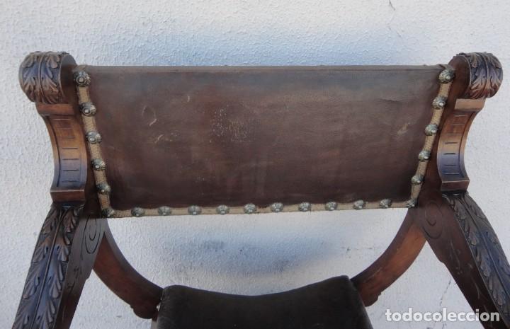 Antig&uuml;edades: Jamuga antigua en madera de nogal tallado - Foto 6