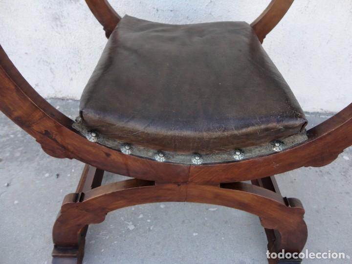 Antig&uuml;edades: Jamuga antigua en madera de nogal tallado - Foto 14