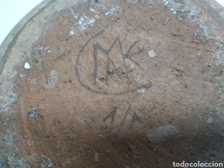 Antig&uuml;edades: Cer&aacute;mica pintada a mano con marca en base - Foto 5
