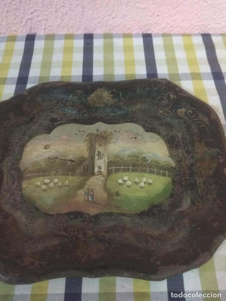 Antig&uuml;edades: Bandeja de chapa pintadas - Foto 1
