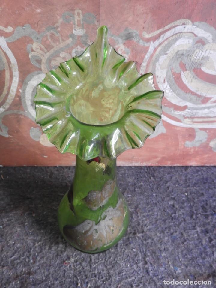 Antig&uuml;edades: JARRON DE CRISTAL PINTADO CON LA BOCA LOBULADA - Foto 2