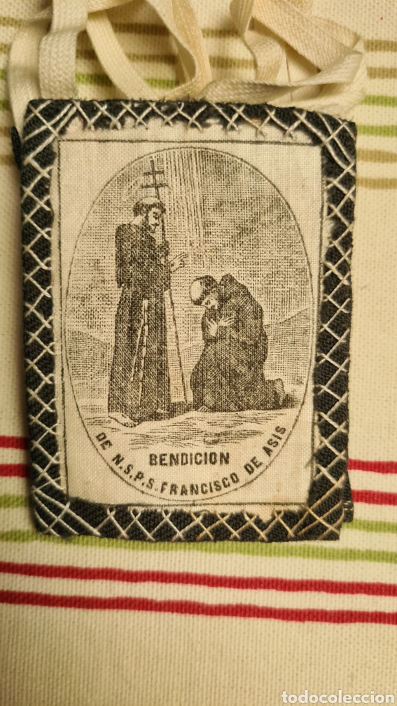 Antig&uuml;edades: Escapulario - Foto 1