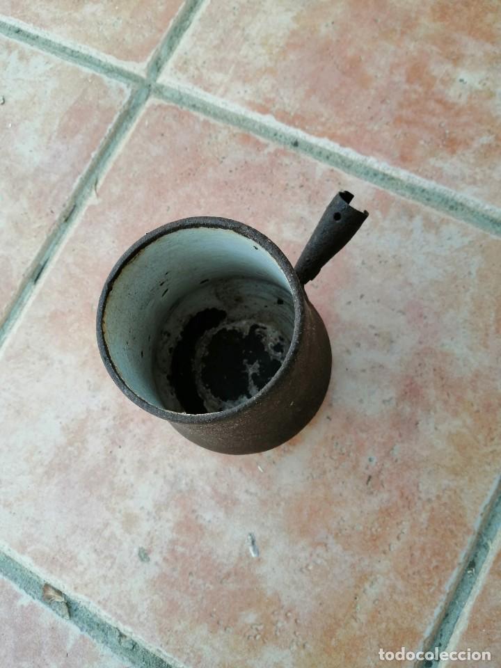 Antig&uuml;edades: ANTIGUA CHOCOLATERA DE HIERRO CON MANGO DE MADERA - PPOS 1900 - - Foto 2