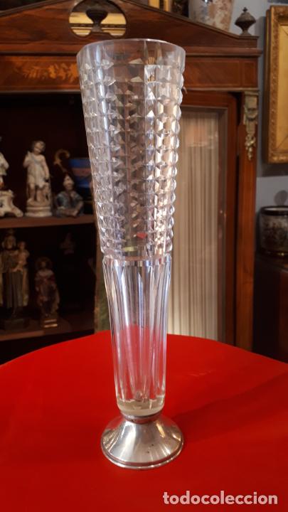 Antig&uuml;edades: CRISTAL Y PLATA. FLORERO. - Foto 2