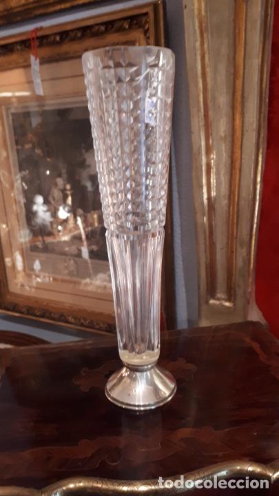 Antig&uuml;edades: CRISTAL Y PLATA. FLORERO. - Foto 1