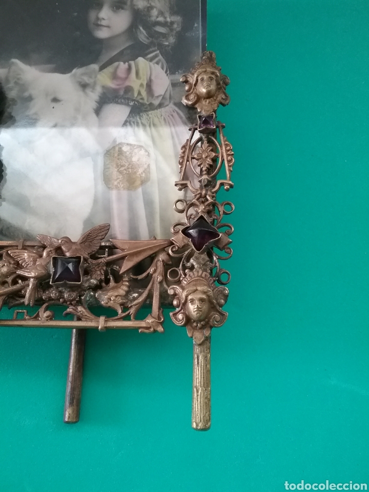 Antig&uuml;edades: Antiguo portaretrato en bronce. - Foto 4