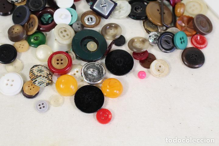 Antig&uuml;edades: gran lote de botones - Foto 3