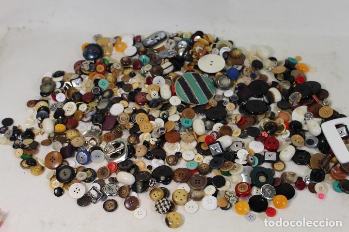 Antig&uuml;edades: gran lote de botones - Foto 4