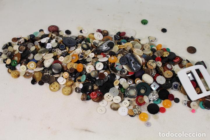 Antig&uuml;edades: gran lote de botones - Foto 6