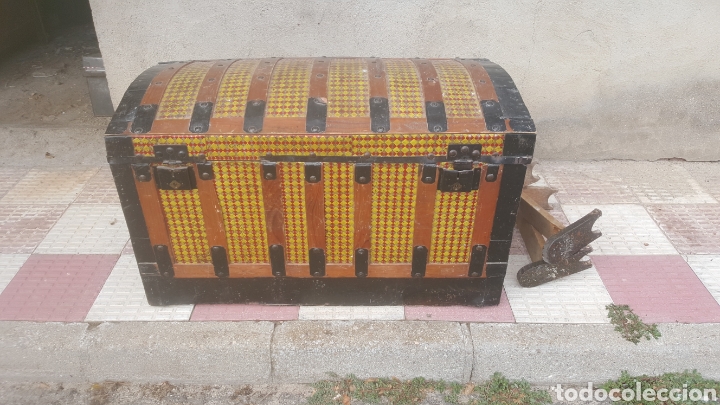 Antig&uuml;edades: baul de madera y chapa - Foto 1