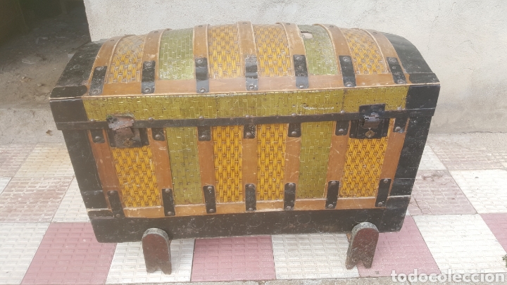 Antig&uuml;edades: baul de madera y chapa - Foto 1
