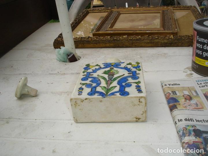 Antigüedades: Frasco de barberia en ceramica de la Granja siglo XVIII o principios del XIX - Foto 5 - 218249211