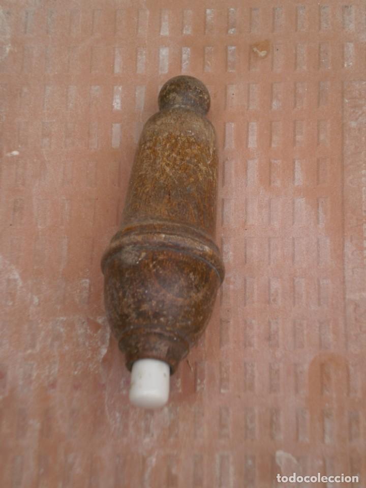 Antig&uuml;edades: INTERRUPTOR DE BOT&Oacute;N REALIZADO EN MADERA , MUY RARO - Foto 1