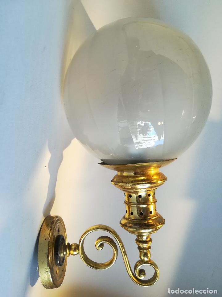 Antig&uuml;edades: APLIQUE FAROL DE BOLA DE CRISTAL TRANSLUCIDA - Foto 1