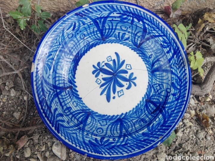 Antig&uuml;edades: Antiguo gran plato de cer&aacute;mica la&ntilde;ado en tonos azules firmado B A F Ribesalbes Murcia Lorca Totana ?