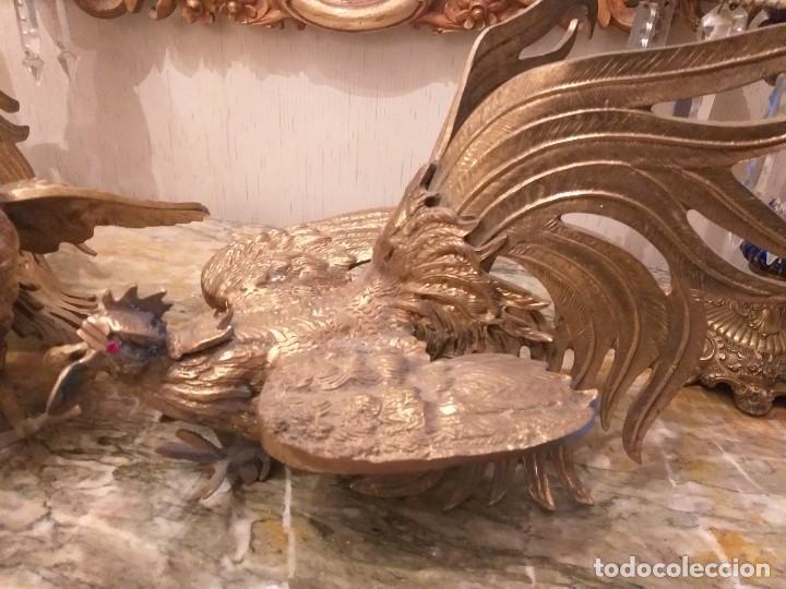 Antig&uuml;edades: 2 gallos de bronce - Foto 3