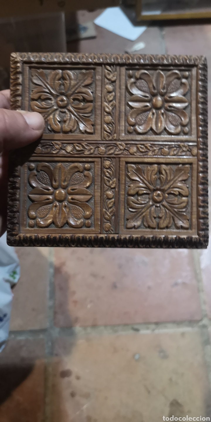 Antig&uuml;edades: Antigua caja de roble, tallada - Foto 1