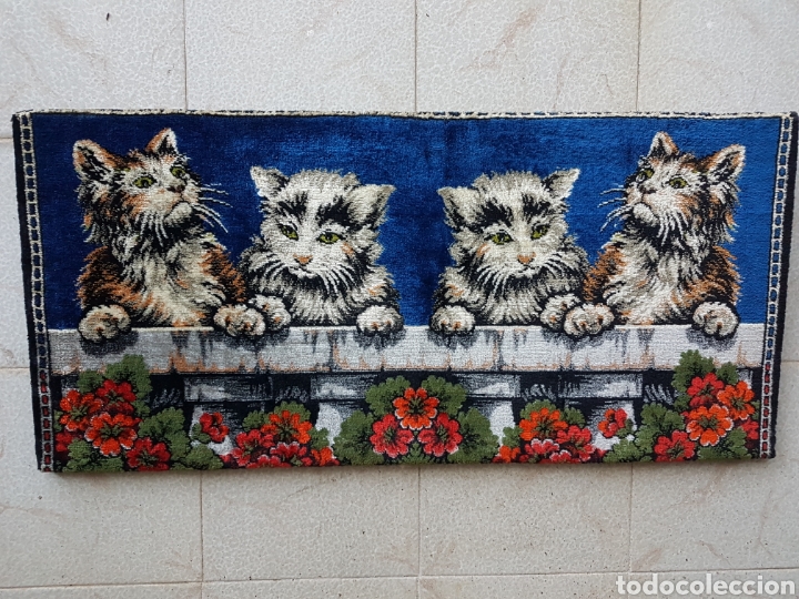 Antig&uuml;edades: Antiguo cuadro de tela bordada gatos gatitos